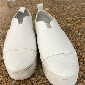 Vince White Loafers Minimalist Slip-Ons ladies